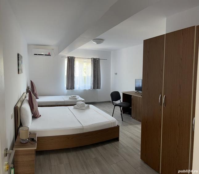 Casă cu 4 camere în Corbu