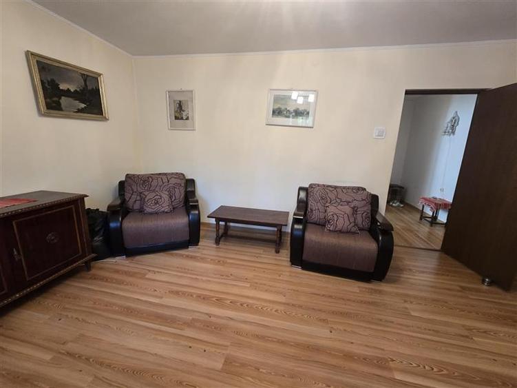 Apartament cu 3 camere decomandat, mobilat în Drumul Taberei