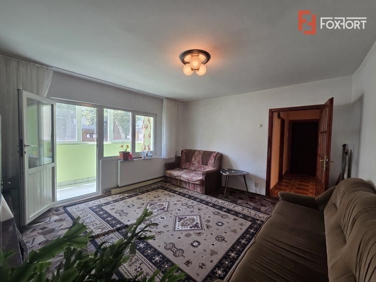 Apartament cu 3 camere, decomandat cu vedere pe 3 parti - zona Miorita - 1