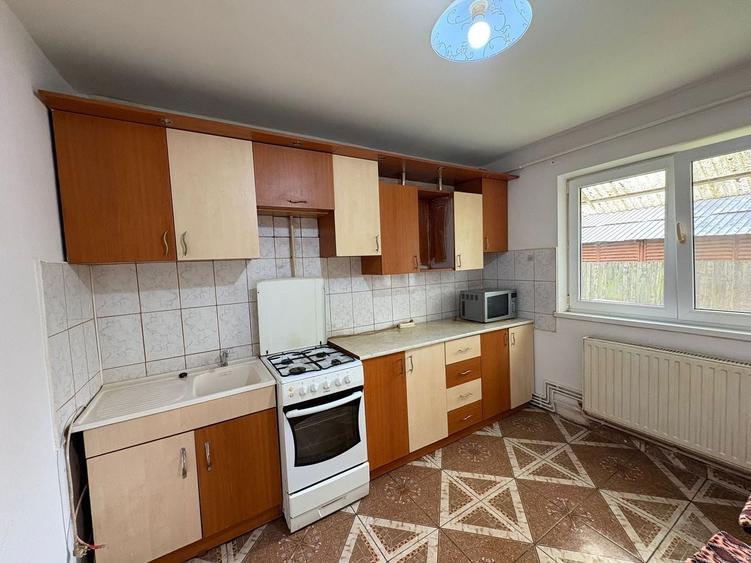 Apartament cu 2 camere decomandat, mobilat în Lenin
