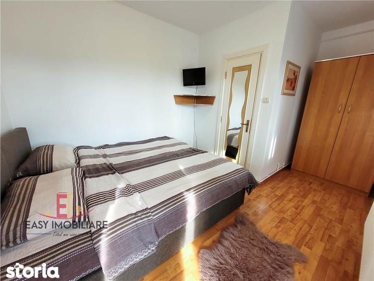 Casă cu 8 camere cu Teren 1680 Mp în Central