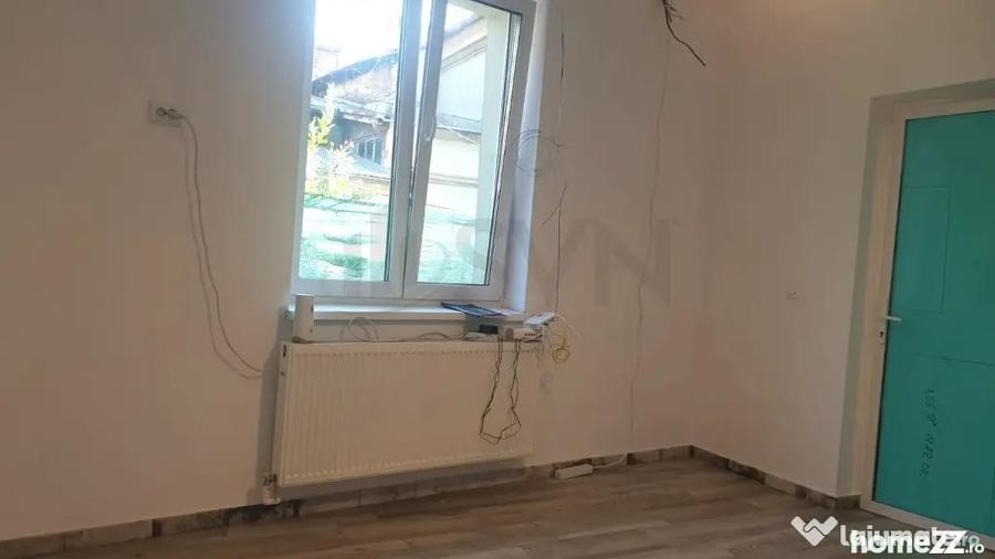 Casă cu 5 camere cu Teren 243 Mp în Cișmigiu