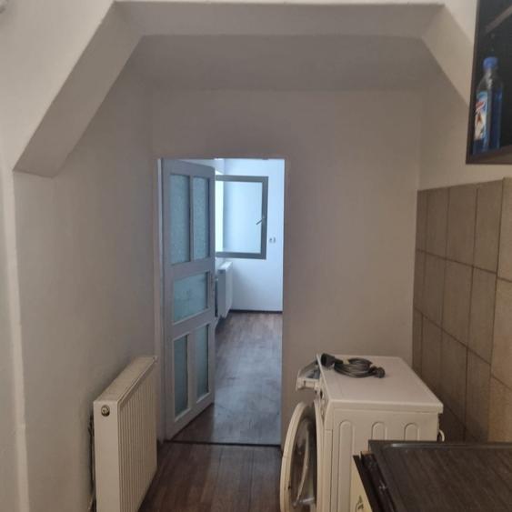 Garsonieră decomandată în Eroilor