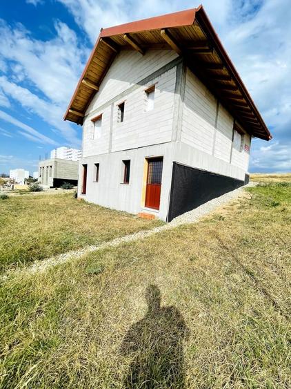 Casă individuală cu 3 camere cu Canalizare în Cordău