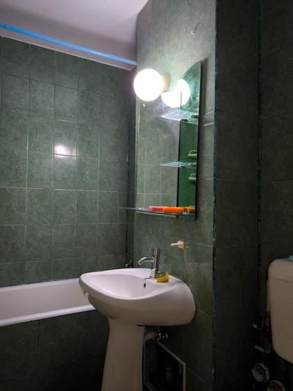 Apartament cu 3 camere decomandat în Drumul Taberei