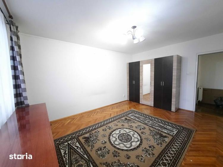 Apartament cu 3 camere decomandat în Ștrand