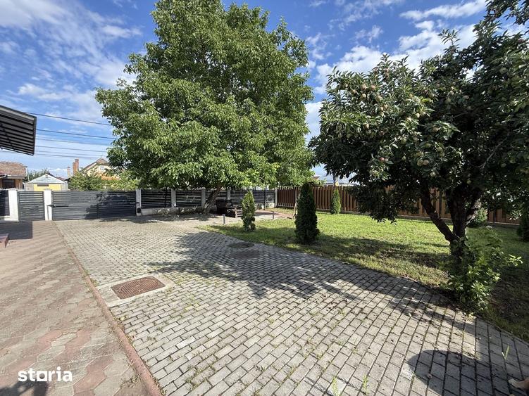Casă cu 6 camere cu Teren 606 Mp în Central