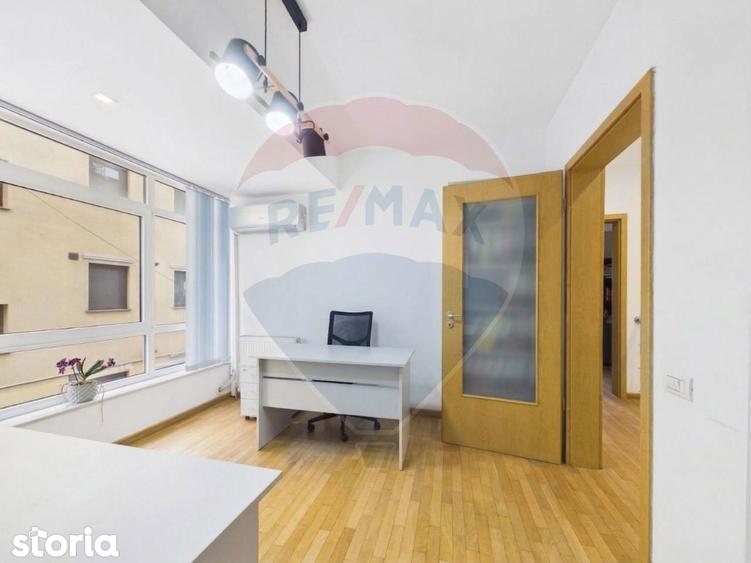 Apartament 4 camere recompartimentat din 3, P-ta Unirii | Parcare - 18
