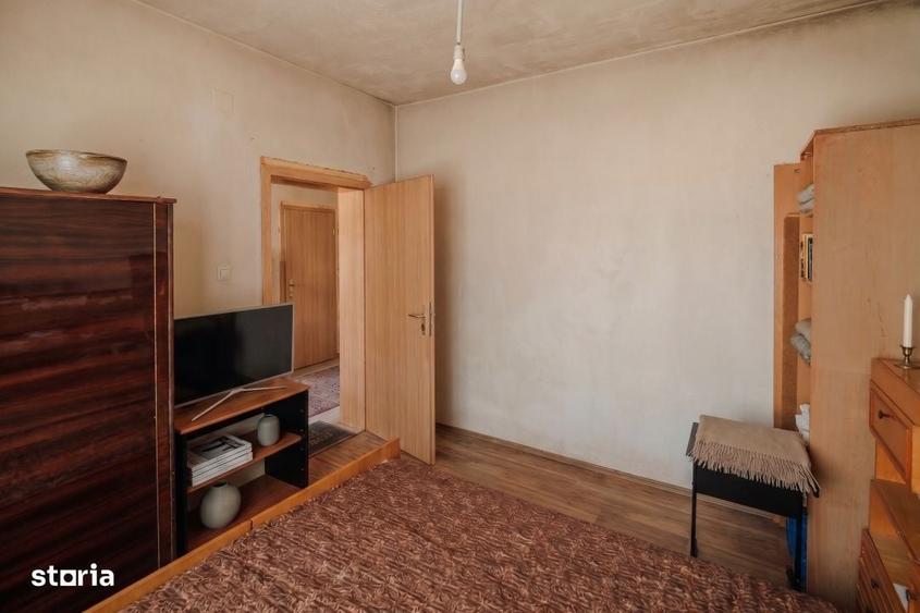 Casă cu 3 camere cu Teren 680 Mp în Central