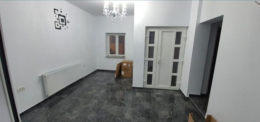 Spațiu comercial, de 120 mp, în Central
