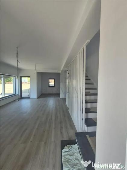 Casă cu 3 camere cu Teren 350 Mp în Moșnița Nouă