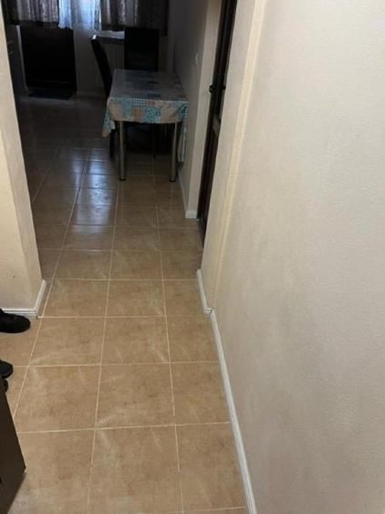 Apartament cu 3 camere semidecomandat în Cetate