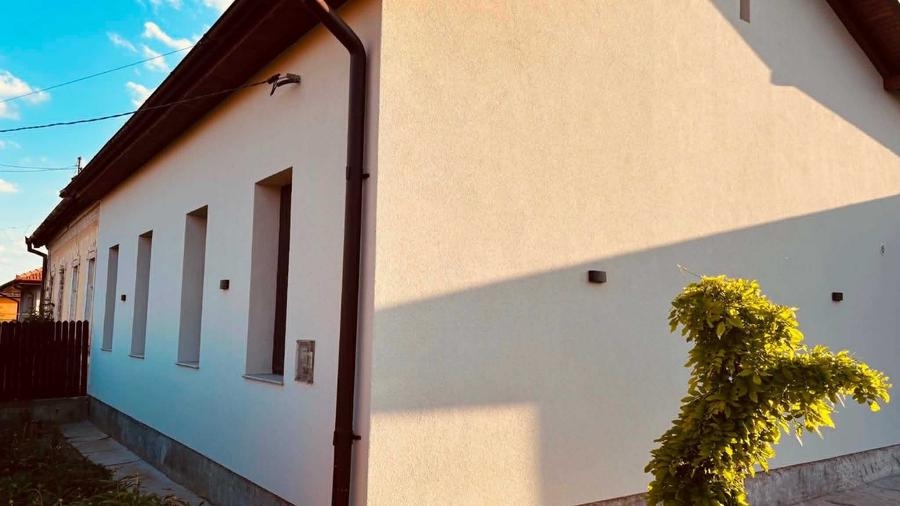 Casă cu 4 camere cu Teren 125 Mp în Vetiș