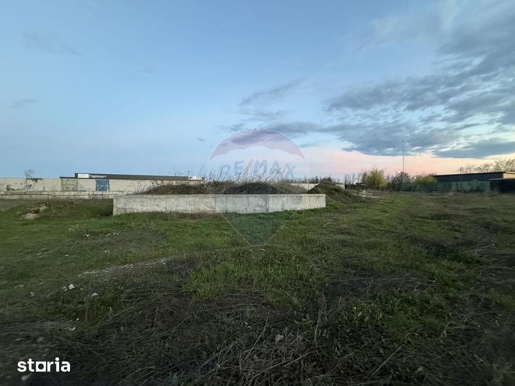 Teren de 3630 mp, în Central