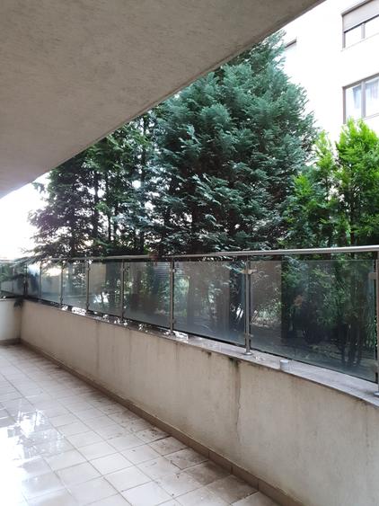 Apartament cu 3 camere decomandat în Herăstrău