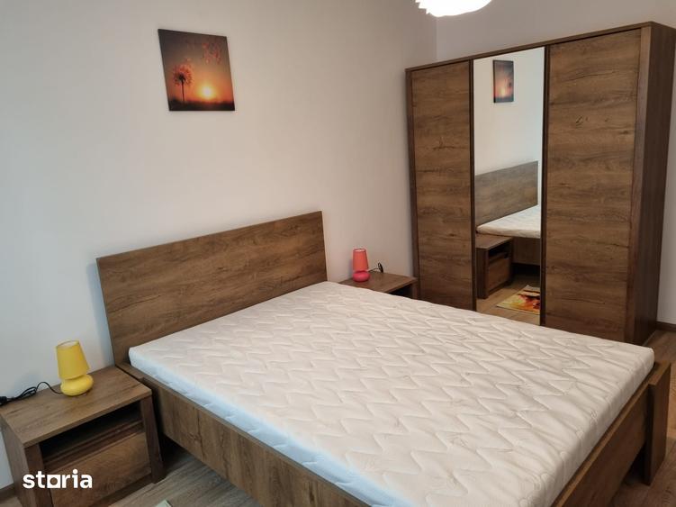 Apartament cu 2 camere decomandat în Tractorul