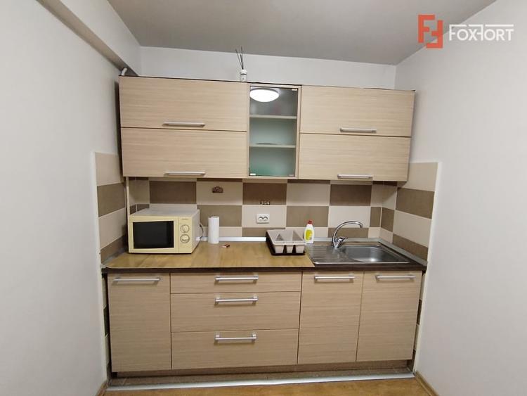 Apartament cu 3 camere decomandat, mobilat în Soarelui