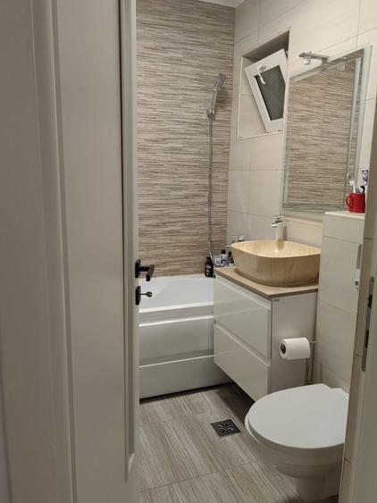 Apartament cu 2 camere semidecomandat în Craiovița Nouă