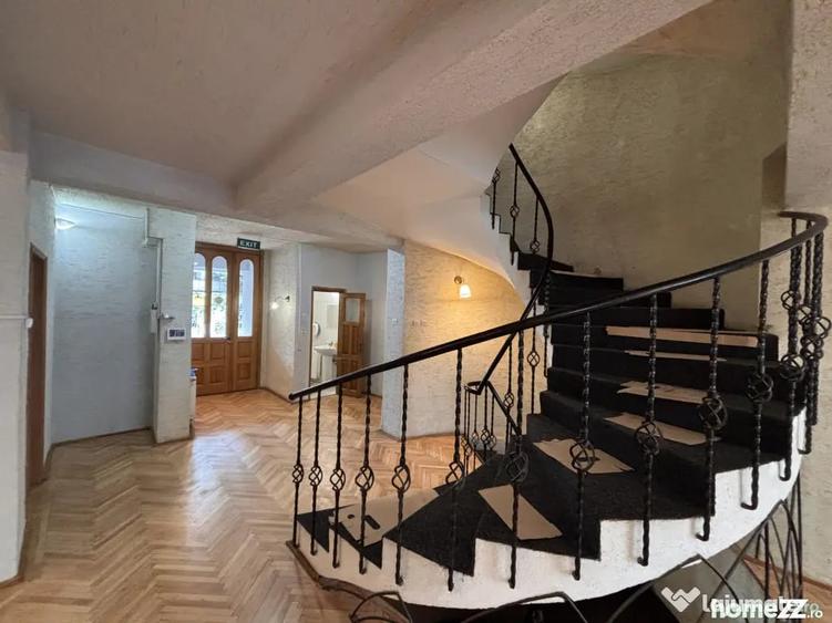 Casă cu 5 camere cu Teren 300 Mp în Calea Călărașilor