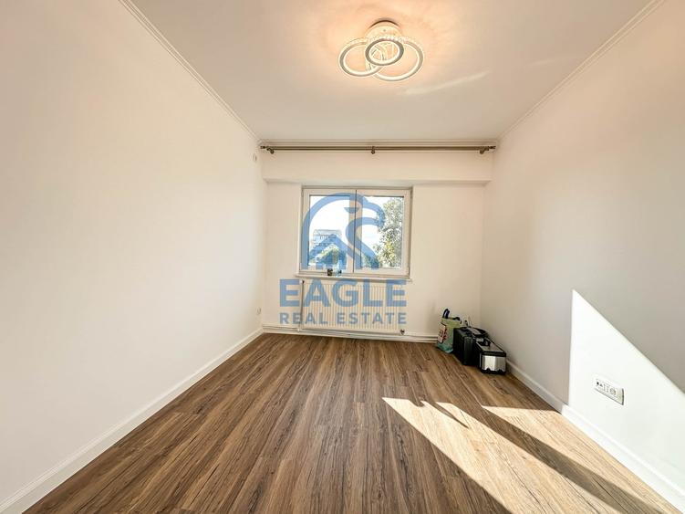 Apartament cu 3 camere decomandat, mobilat în Faleza Nord