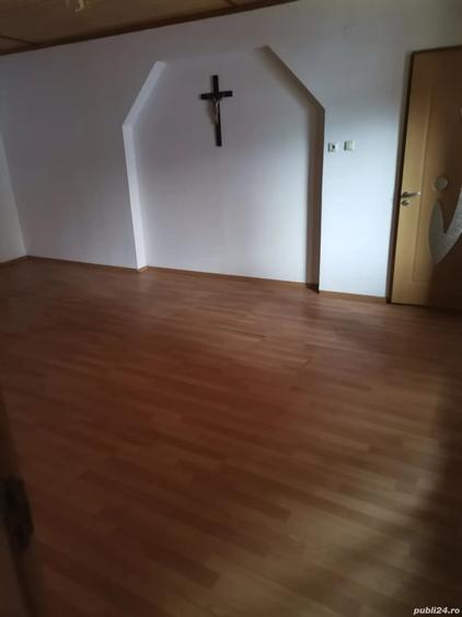 Casă cu 6 camere cu Teren 1100 Mp în Central