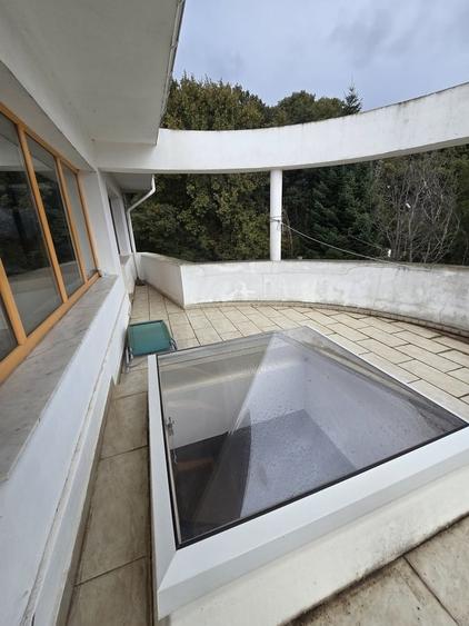 Casă cu 7 camere cu Teren 950 Mp în Săftica