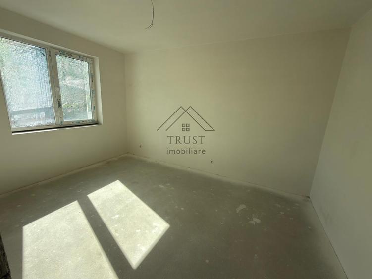 Apartament cu 2 camere semidecomandat în Florești