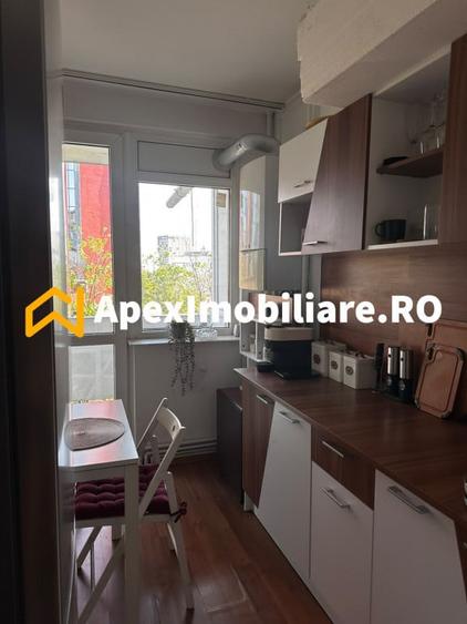 Apartament cu 2 camere semidecomandat în P-ța Rosetti
