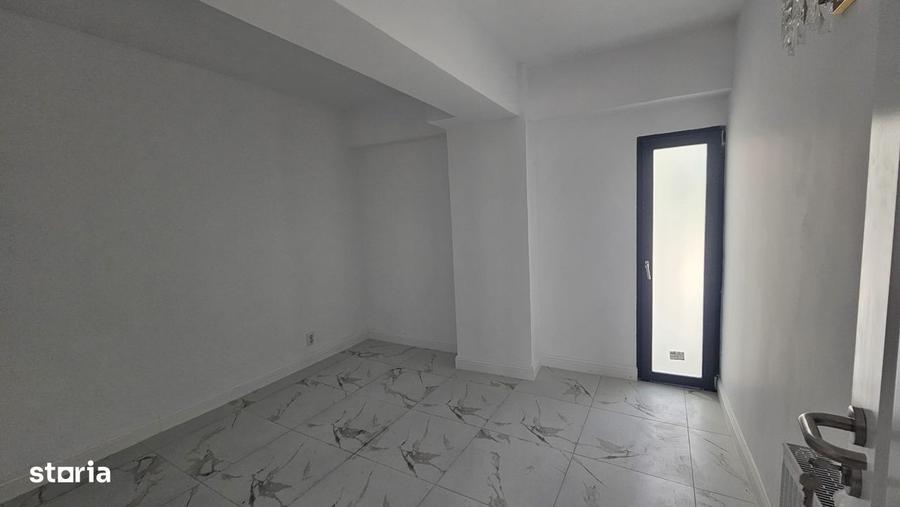 Casă cu 4 camere în Sărărie