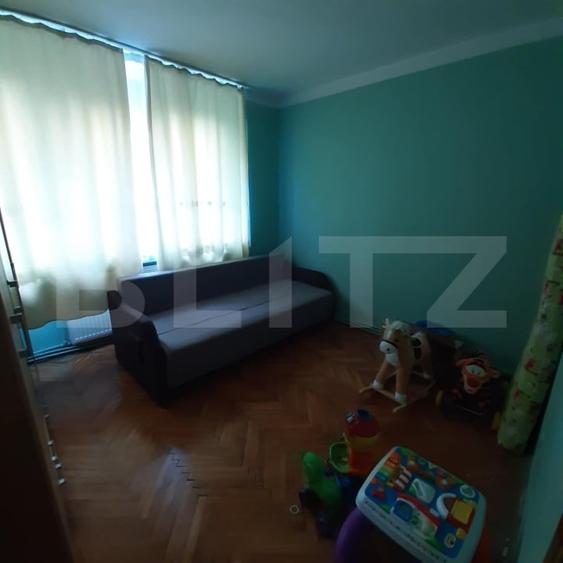 Apartament cu 3 camere decomandat, mobilat în Micro 16