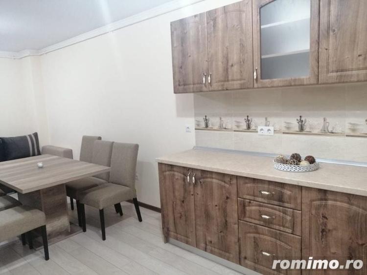 Apartament cu 3 camere decomandat în Bucovina