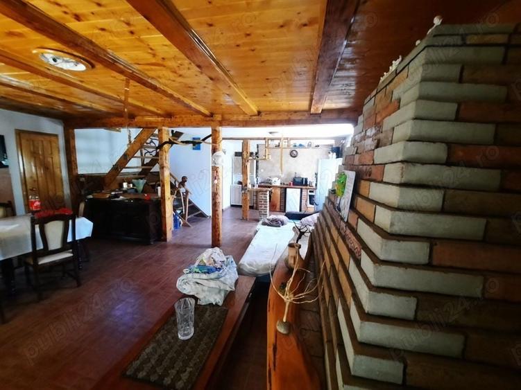 Casă cu 3 camere cu Teren 1600 Mp în Liubcova