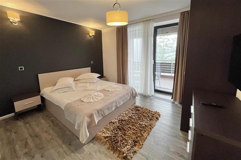 Apartament cu 4 camere decomandat, mobilat în Poiana Brașov