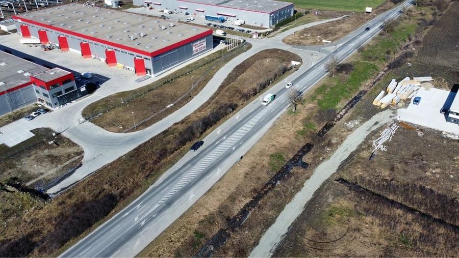 Teren de 55000 mp, în Cornești
