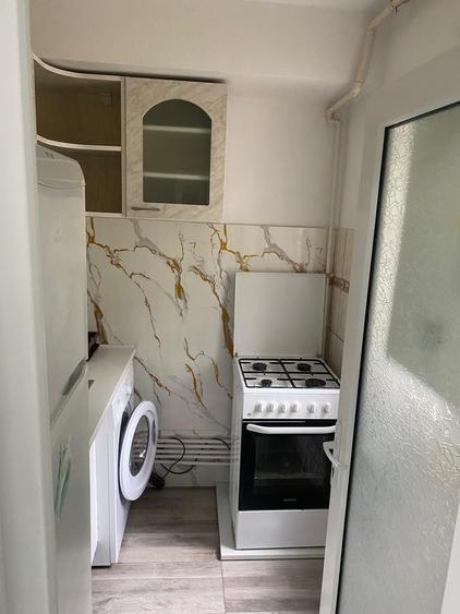 Apartament cu 2 camere semidecomandat în Groapa