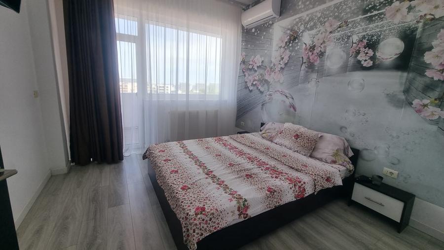 Apartament cu 3 camere decomandat în Mamaia-Sat