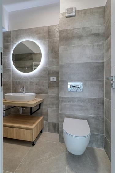 Apartament cu 3 camere decomandat, mobilat în Decebal