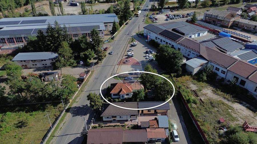 Casă individuală cu 6 camere cu Teren 433 Mp în Sud