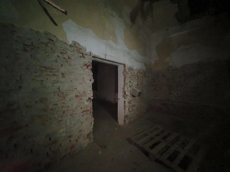 Casă cu 4 camere cu Teren 1042 Mp în Cebza