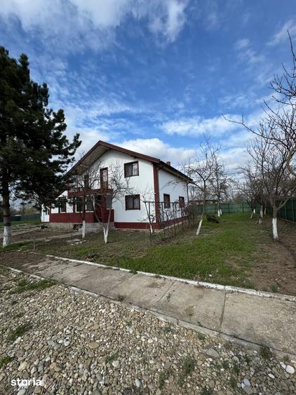 Casă cu 6 camere cu Teren 4044 Mp în Drăgoești