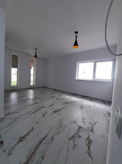 Casă individuală cu 5 camere cu Teren 440 Mp în Săbăreni