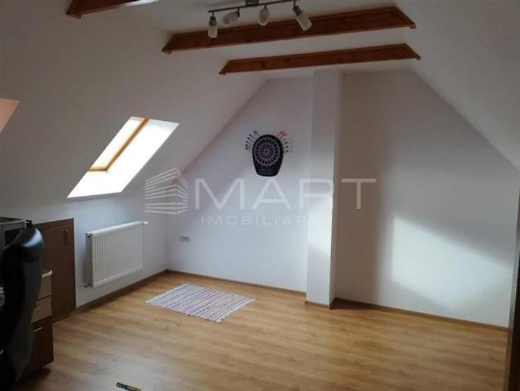 Casă cu 9 camere cu Teren 1545 Mp în Cristian