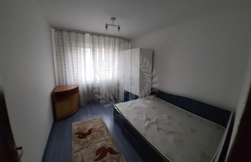 Apartament cu 3 camere decomandat, mobilat în Republicii