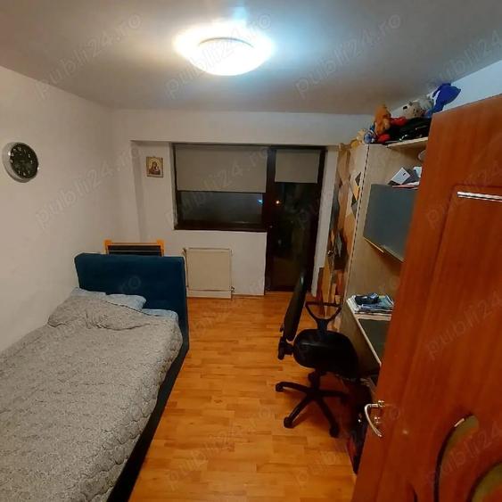 Apartament cu 4 camere decomandat în Autogară