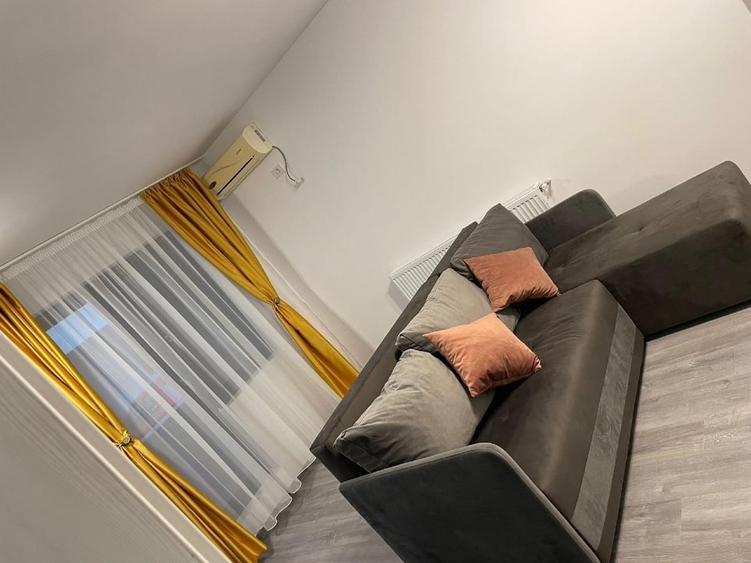Apartament cu 2 camere decomandat, mobilat în Central