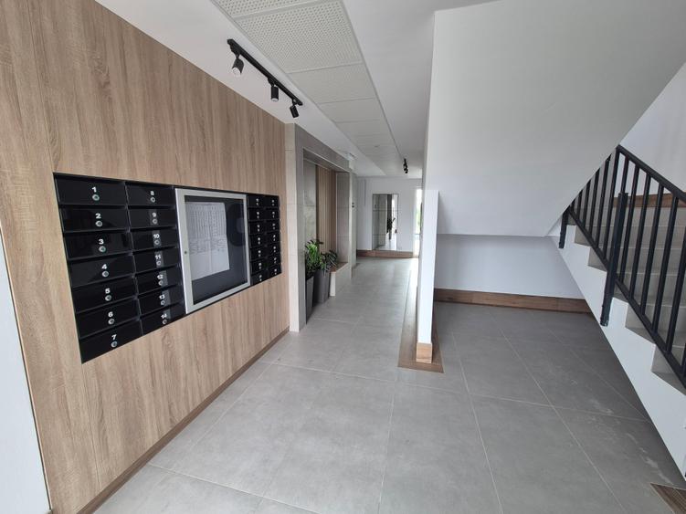 Apartament cu 3 camere decomandat în Vladimirescu