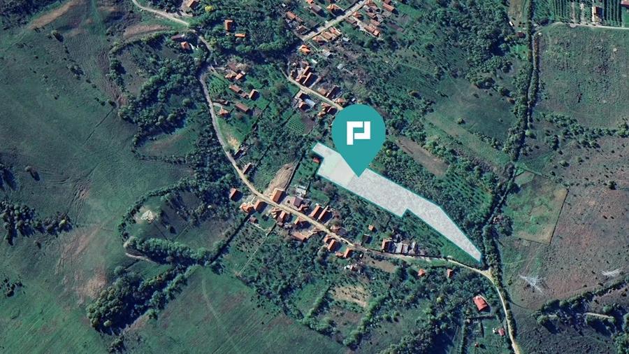 Teren de 5722 mp, în Hășdat