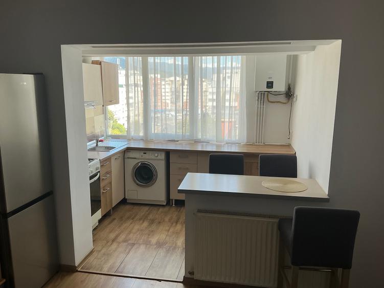 Apartament cu 3 camere decomandat în Traian