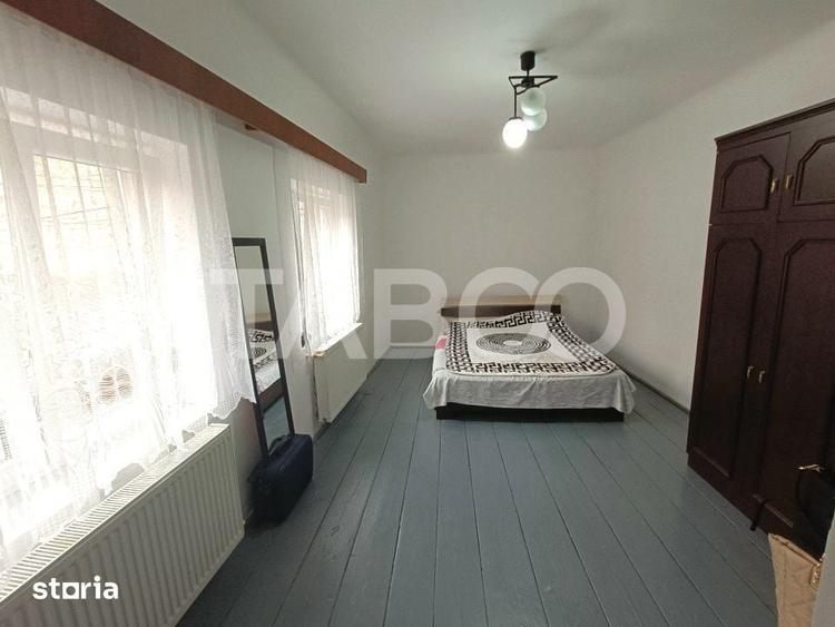Apartament cu 3 camere semidecomandat în Orașul de Jos