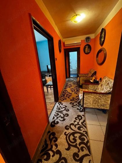 Apartament cu 3 camere decomandat în Crihala